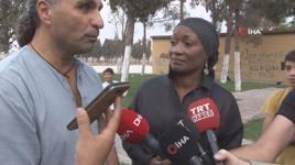 ABD'li sanatçı Della Miles Barış Pınarına destek için Suriye Sınırında