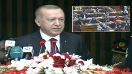 Cumhurbaşkanı Erdoğan'dan Pakistan'da flaş açıklamalar! Konuşurken masalara vurdular