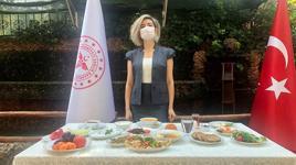 Sağlık Bakanlığı'ndan sağlıklı bayramlar için sofra örneği 