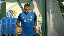 Kolarov ve Hakimi ilk idmanlarına çıktı...