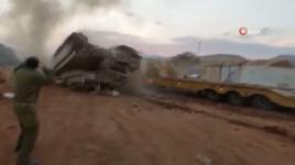 İsrail ordusuna ait tank, taşıyıcıya yüklendiği sırada devrildi