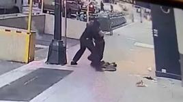 Evsiz adama palto verdi, neye uğradığını şaşırdı!