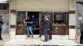 Kuyumcuya girip, iş yeri ortağını göğsünden vurdular