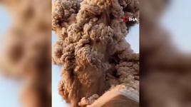 Guatemala’daki Fuego Yanardağı kül ve duman püskürttü