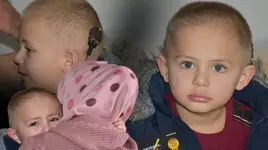 3 yaşındaki Aslan, 'biyonik kulak' ile adını ilk kez duydu