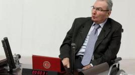Deniz Baykal vefat etti