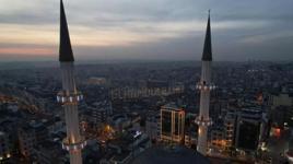 Taksim Camii’ne asılan mahya havadan görüntülendi
