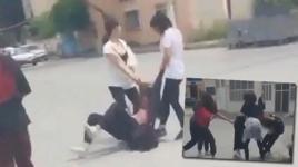 İzmir’de kız öğrenciler birbirine girdi, saç saça baş başa kavga 