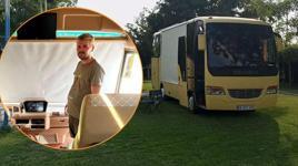 2 yıllık sigara parasıyla midibüsünü karavana çevirdi! İçinde yok yok