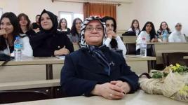 Torununa bakarken üniversite kazandı! Başarısının sırrını gençlerle paylaştı