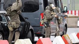 Hamburg havalimanındaki rehine krizi 18 saatte bitti