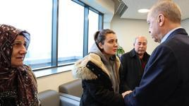 Erdoğan, helikopter kazasında yaralanan teknisyenin ailesi ile görüştü