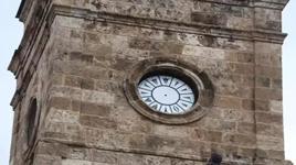 Antalya'nın sembollerindendi! Çalınan saatin ikizi yerine takıldı