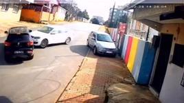  Sultanbeyli'de ilginç kaza kamerada