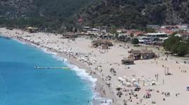 Fethiye Ölüdeniz’e tatilciler akın etti