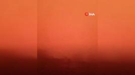 Libya'da gökyüzünün rengi turuncuya döndü