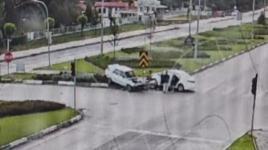 Amasya'da 6 kişinin yaralandığı kaza kamerada