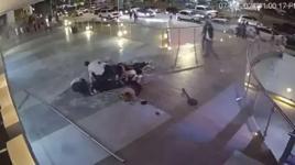  Gece kulübünde feci görüntü, 12 metreden yere çakıldılar 