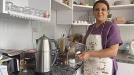 Depremzede esnafın konteynerine giren hırsız içli köfte yiyip, bulaşıkları yıkadı 