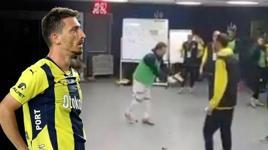 Fenerbahçe'de Mert Hakan soyunma odasında bağırdı: Kavga edin biraz! Kavga edin