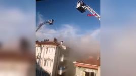 4 katlı apartmanın çatısında yangın