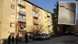 Binada bir anda çatlaklar oluştu! 5 katlı apartman çökme riskine karşı boşaltıldı