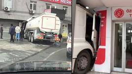 Başakşehir'de faciadan dönüldü! Su tankeri tıp merkezine girdi