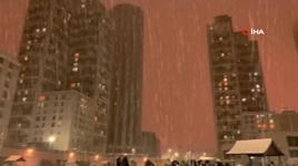 İstanbul'da kar yağışı sonrası çocuklar soluğu parklarda aldı