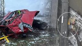 Kar küreme aracı ile TIR köprüden uçtu! 2 kişi hayatını kaybetti