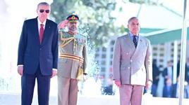Cumhurbaşkanı Erdoğan'a Pakistan'da resmi törenle karşılama