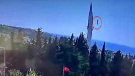 Büyükçekmece’de depremin ardından cami alemi düştü