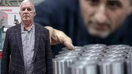 Askerde çizdi, fabrika kurdu! 70 ülke onun peşinde! 