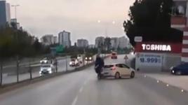 Kaza anı kask kamerasına saniye saniye yansıdı