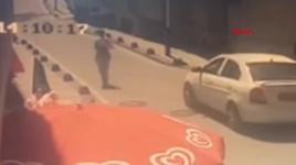 Silivri'de motorsiklet ile skuterin çarpıştığı kaza güvenlik kamerasında