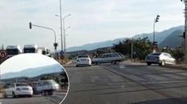 Sosyal medya için görüntü çekerken kazayı kaydetti