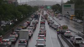 İstanbul'da haftanın ilk günün trafikte yoğunluk oluştu