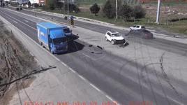 Kütahya'daki trafik kazaları kameralara yansıdı