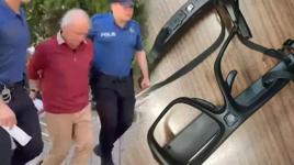 77 yaşındaki adam kameralı gözlükle kadınları kaydederken yakalandı