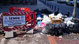 İzmir'de 23 bin işçi 4 gündür grevde! Cadde ve sokaklarda çöp yığınları oluştu