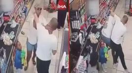 Esenyurt’ta dehşet! Bir adam, kasa sırasında tartıştığı kadına saldırdı
