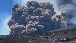 Etna Yanardağı patladı