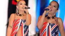 Fazla kilolarından kurtulan Demet Akalın’dan bikinili paylaşım