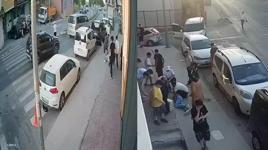 Arnavutköy'de minibüsle gelip tekme ve yumrukla saldırdılar
