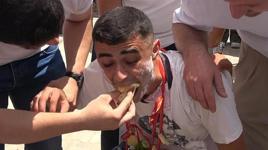 Damadın başına gelmeyen kalmadı: Düğünde soğuk suyla yıkandı, kıyafetleri kesildi