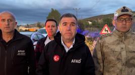 Vali Eldivan: Yaralılardan kadın kazazedeyle görüştüm. Kendilerini kurtaracağımız yönünde bir beyanımız oldu
