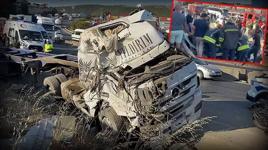 Kocaeli'de korkunç kaza! 3 araç birbirine girdi! 5 ölü, 1 yaralı