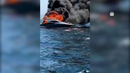 Marmara Denizi'nde Kınalıada açıklarında bir teknede yangın çıktı