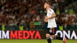 Beşiktaşlı futbolcu Semih Kılıçsoy, Cagliari'ye transferi için İtalya'ya gitti