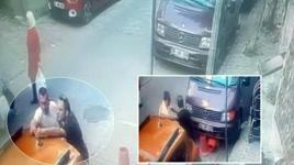 Freni arızalanan araç bir anda hareket etti! Ölümden kaçış kamerada