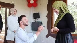 Evlilik teklifinde vali sürprizi: Rahatsız etmedik umarım